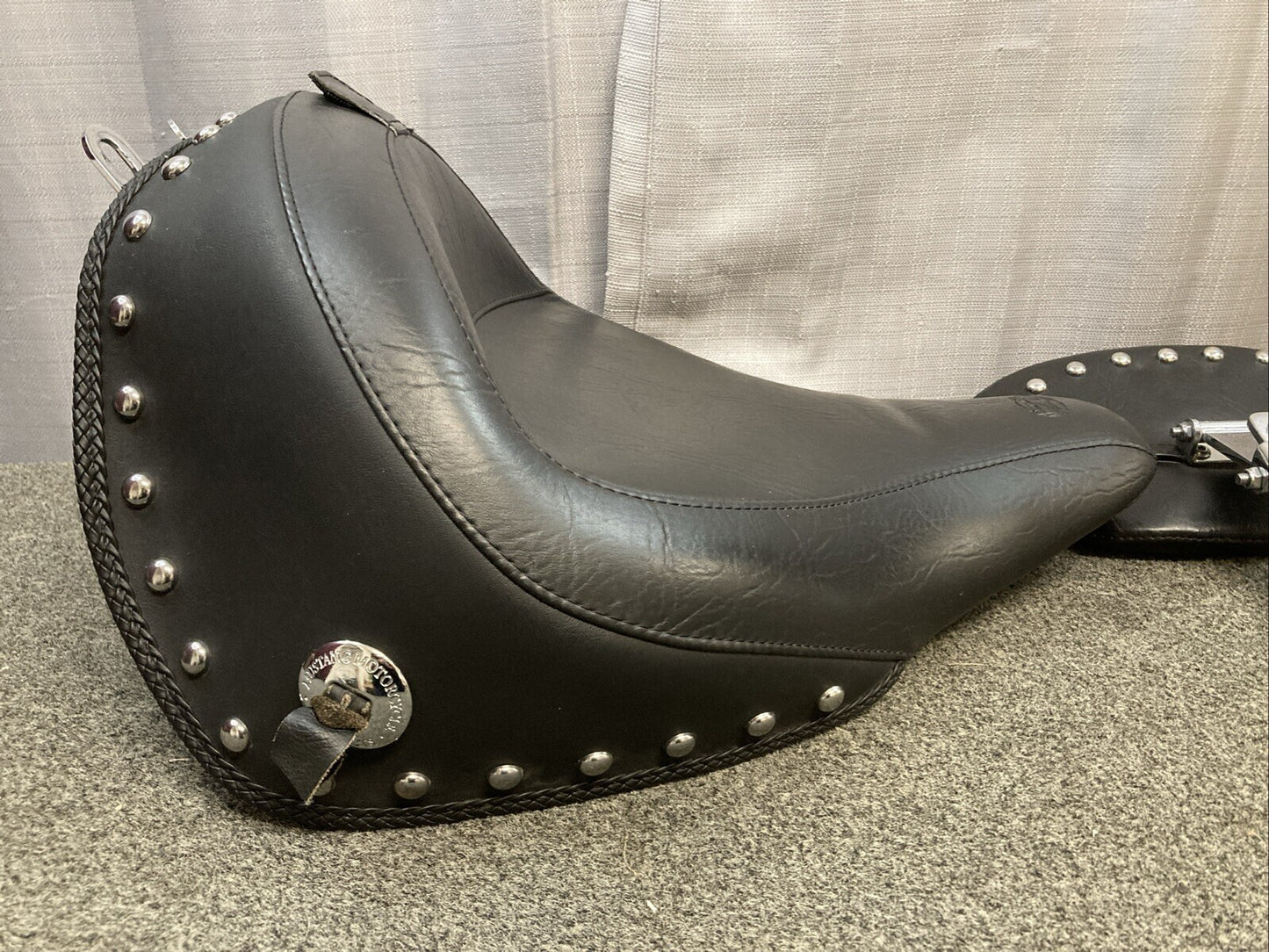 GENUINE MUSTANG 79915 Wide Studded Solo Seat With Driver Backrest Heritage 16-17