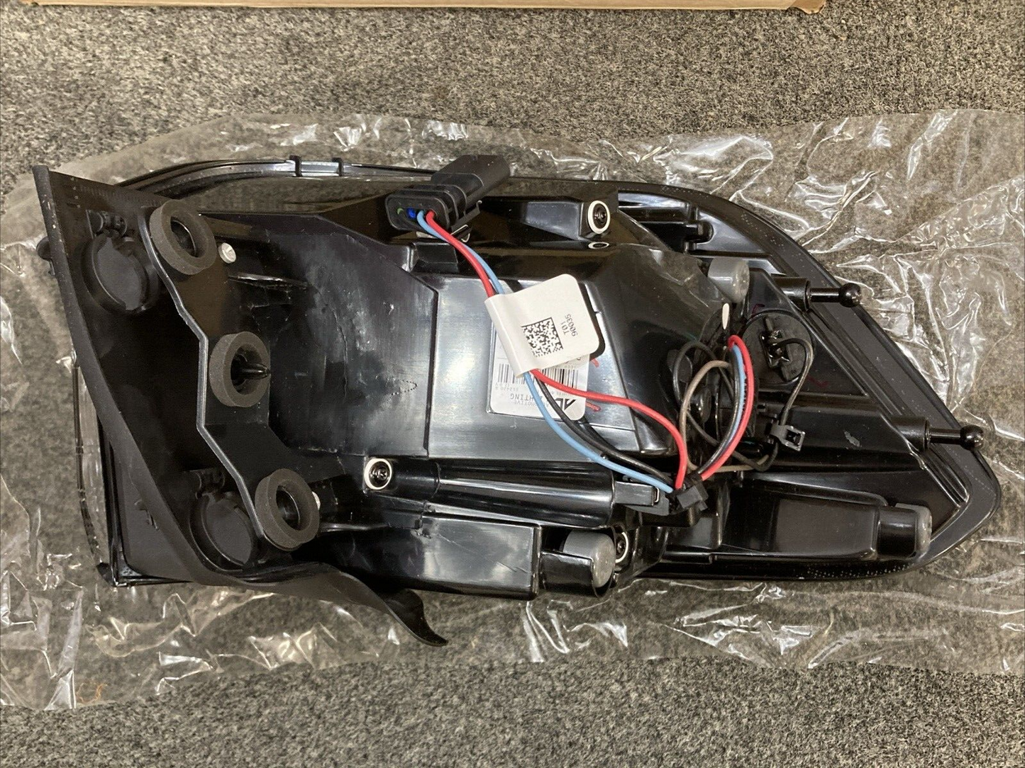 NEW GENUINE MOPAR 55112838AC Lamp-Tail 2018 Jeep Compass
