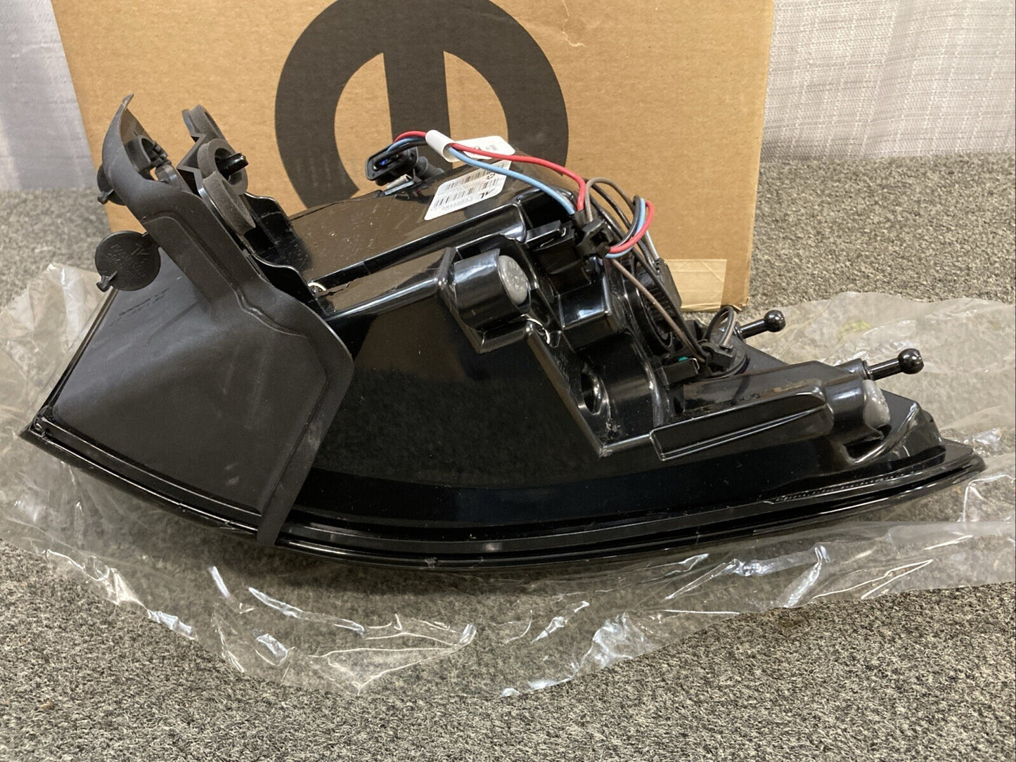 NEW GENUINE MOPAR 55112838AC Lamp-Tail 2018 Jeep Compass