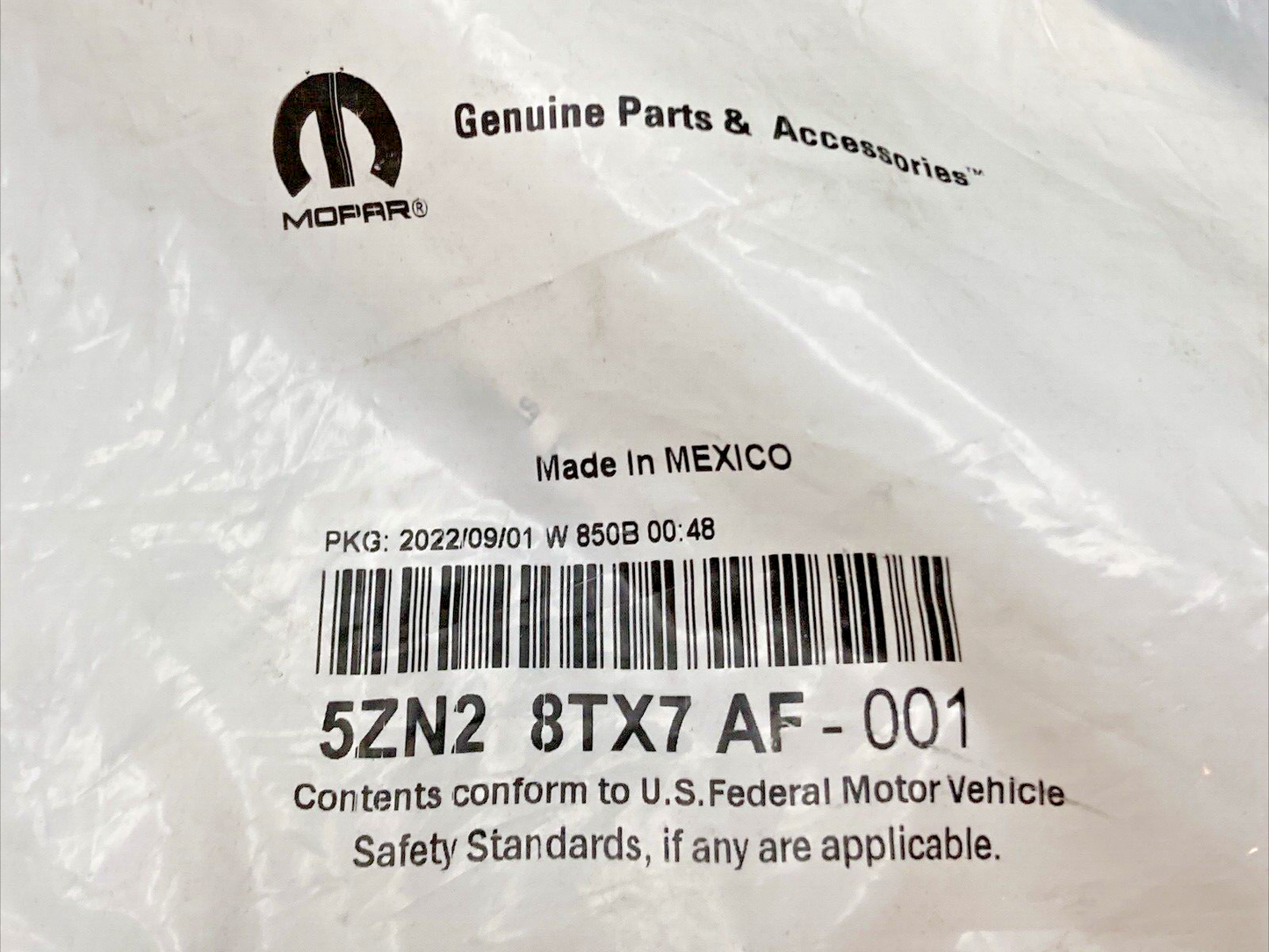 NEW GENUINE MOPAR 5ZN28TX7AF Buckle-Buckle Assembly-S/BELT