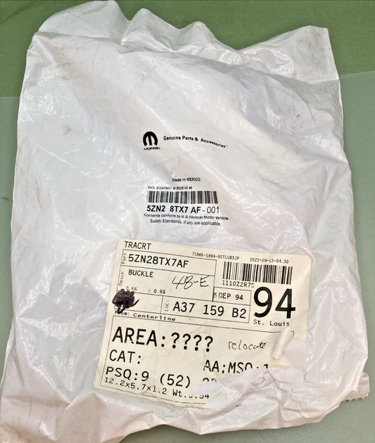 NEW GENUINE MOPAR 5ZN28TX7AF Buckle-Buckle Assembly-S/BELT