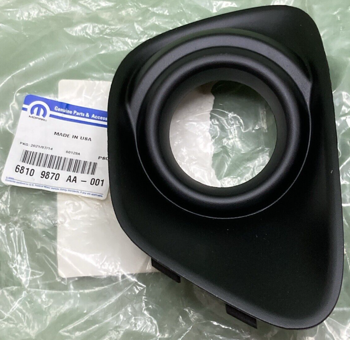 NEW GENUINE MOPAR 68109870AA Fog Lamp Bezel Right FITS '11-'17 JEEP COMPASS