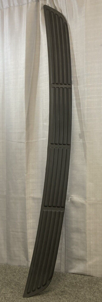 NEW GENUINE MOPAR 04857273AB Rear Fascia Scuff Pad 2001-2007