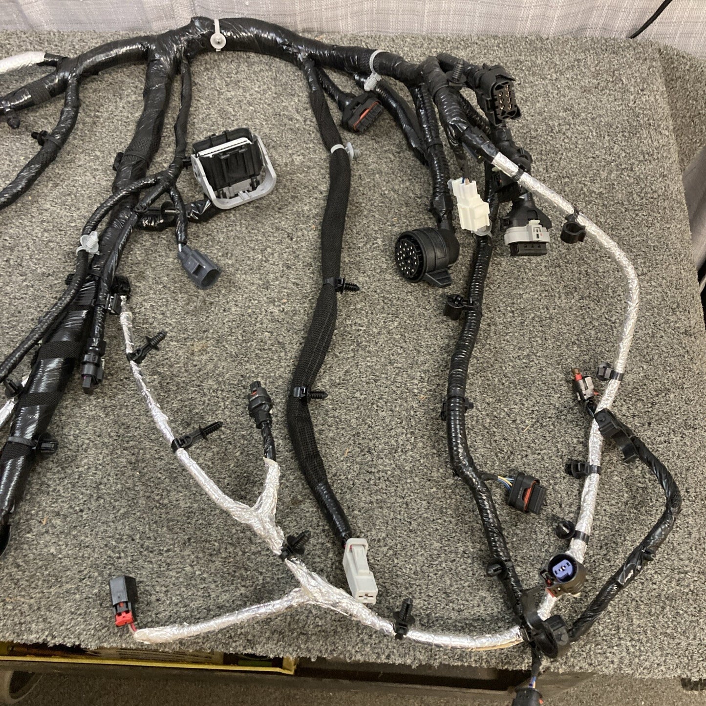 NEW  GENUINE MOPAR 68359898AE POWER TRAIN WIRING