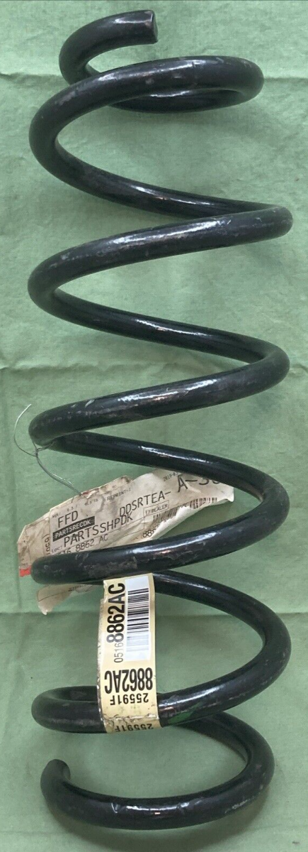 NEW GENUINE MOPAR 5168862AC Coil Spring Right Front FITS Chrysler 300
