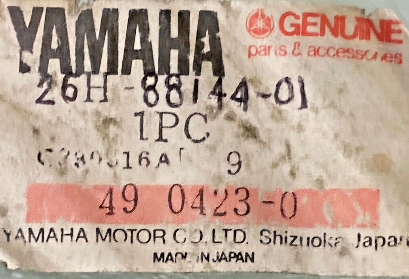 NEW GENUINE YAMAHA 26H-88144-01 ANTENNA BRACKET