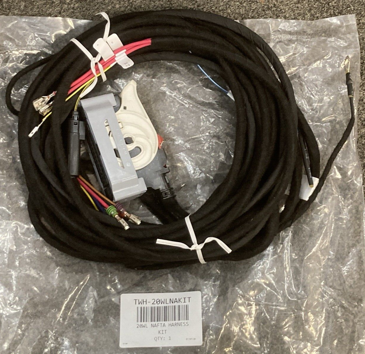 NEW GENUINE MOPAR 82216041AB WIRING TRAILER TOW 7-WAY KIT COMPLETE FITS JEEP