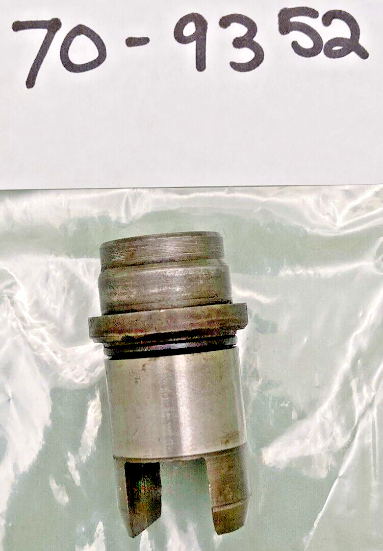 NEW REPLACES TRIUMPH 70-9352 INLET TAPPET GUIDE BLOCK 1969-82