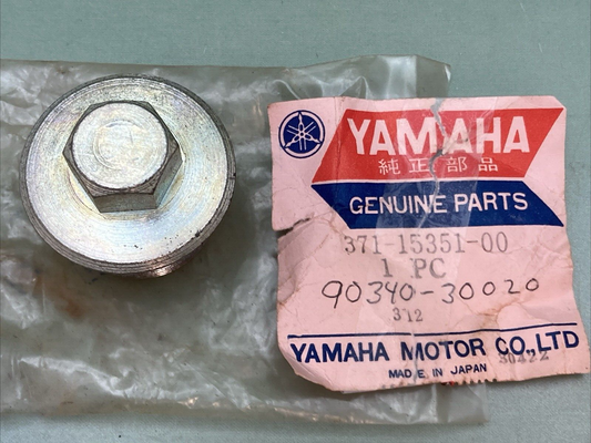 NEW GENUINE YAMAHA 371-15351-00 Engine Oil Drain Plug