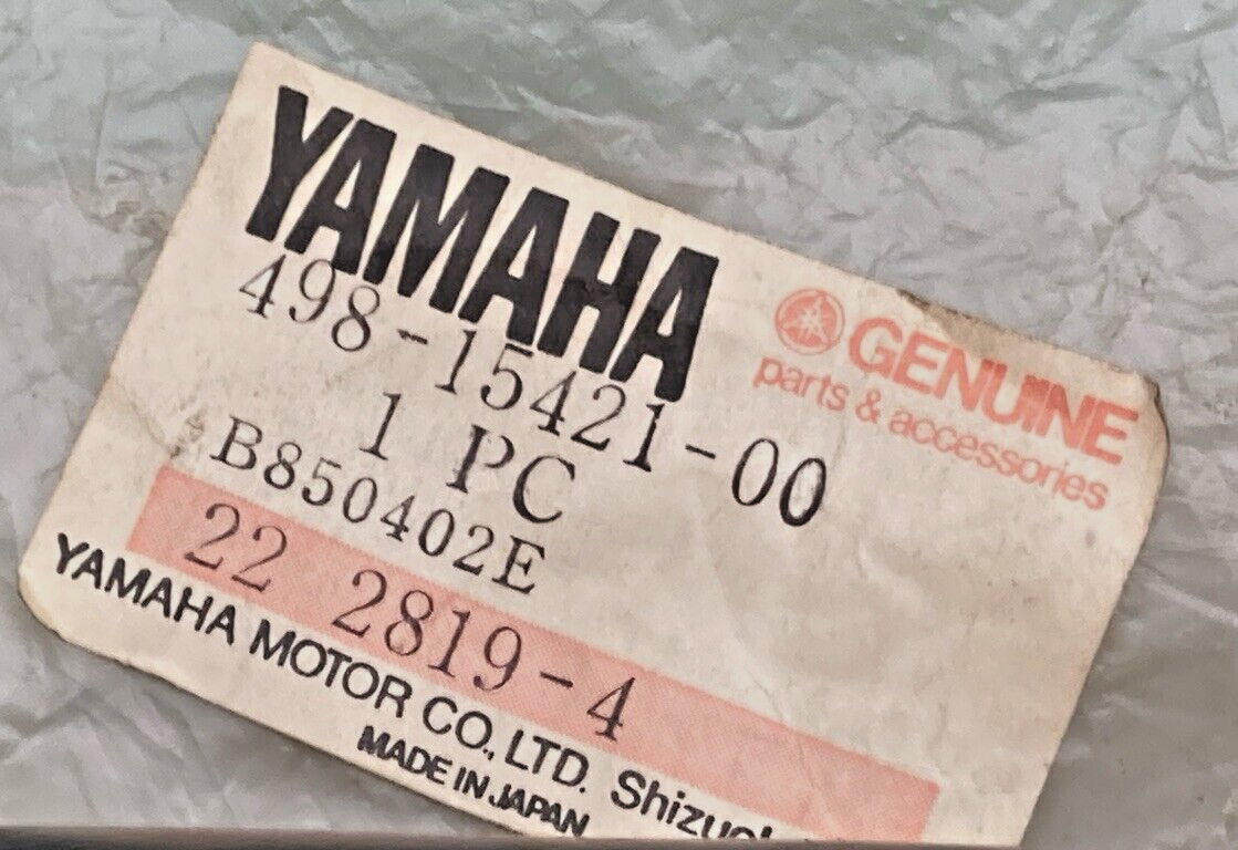 NEW GENUINE YAMAHA 498-15421-00  CRANKCASE R COVER