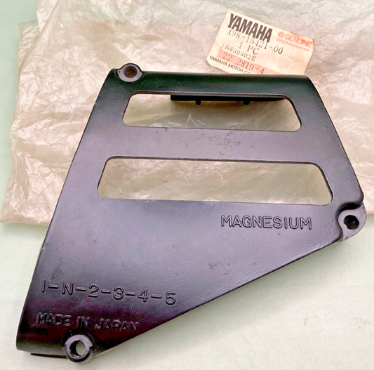 NEW GENUINE YAMAHA 498-15421-00  CRANKCASE R COVER