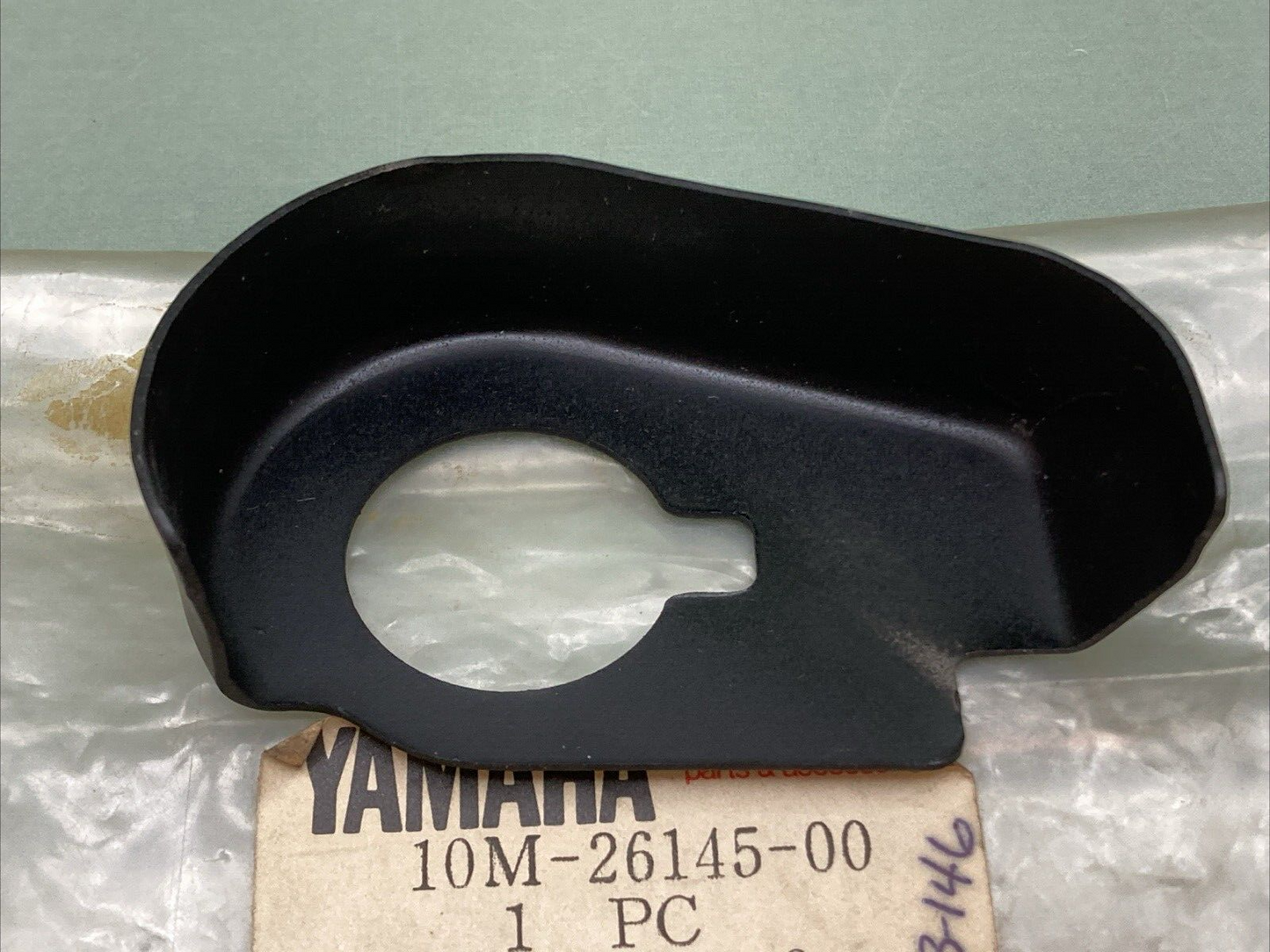 NEW GENUINE YAMAHA 10M-26145-00 COVER HDLBR UPR 2