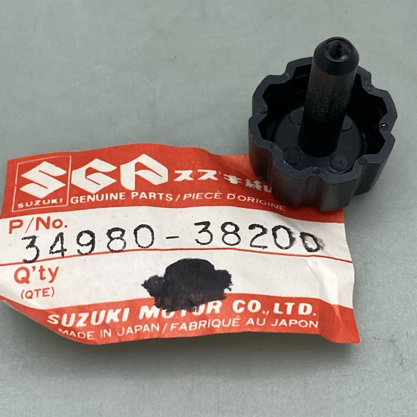 NEW GENUINE SUZUKI 34980-38200 Knob SPEEDOMETER