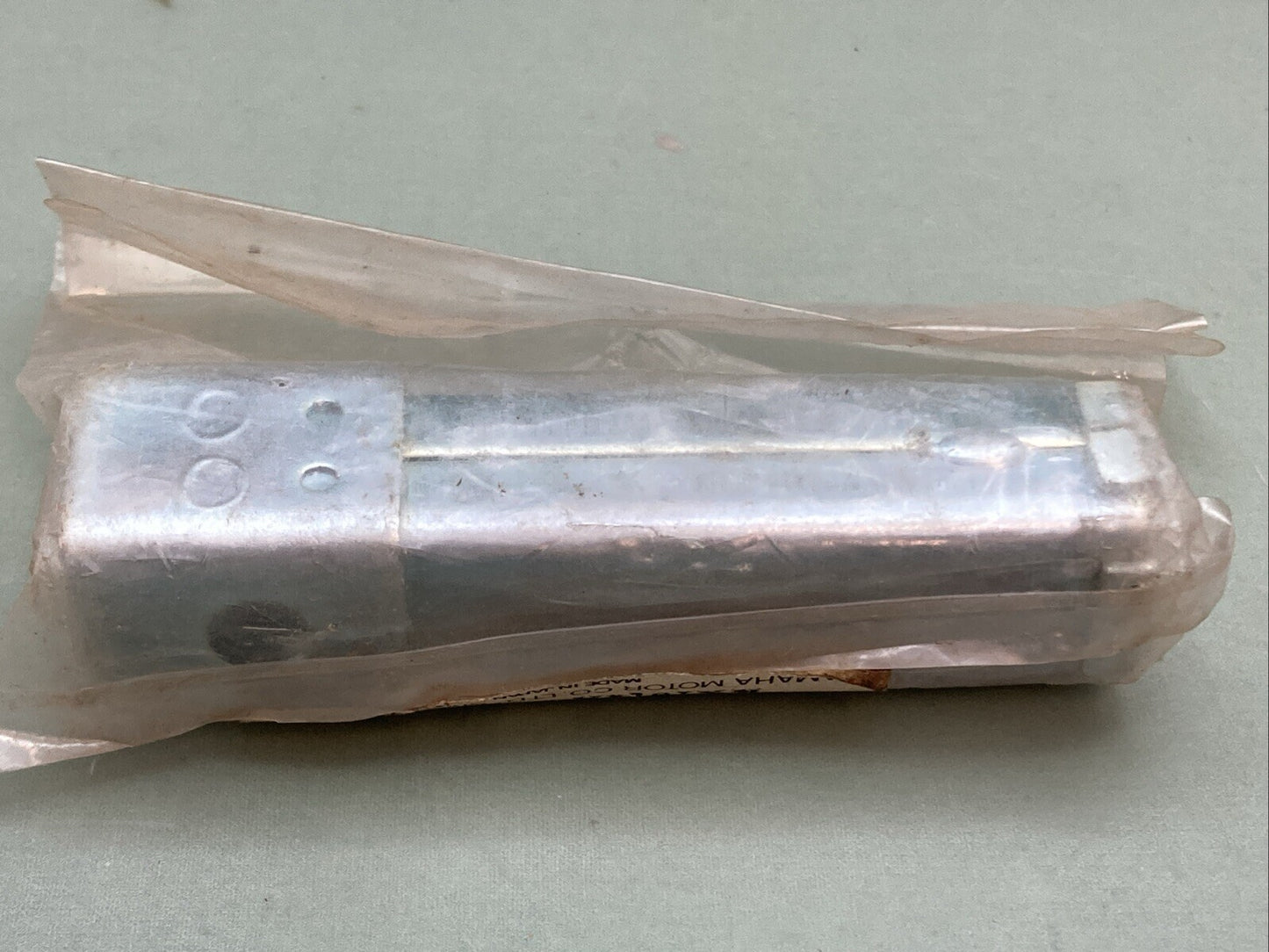 NEW GENUINE YAMAHA 214-27421-00 Footrest 2 1985 Y-ZINGER