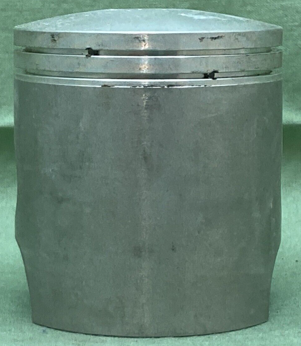 NEW WISECO 432P1 PISTON W/ SPIRAL LOCK CLIPS