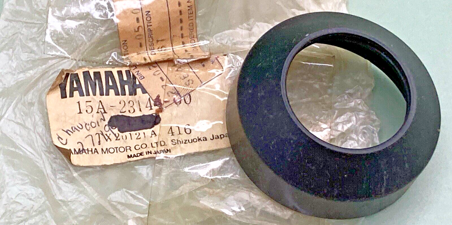 NEW GENUINE YAMAHA 15A-23144-00 DUST SEAL