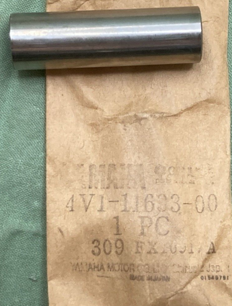 NEW GENUINE YAMAHA 4V1-11630-10 PISTON KIT 1ST 0.25 FOR YZ80H