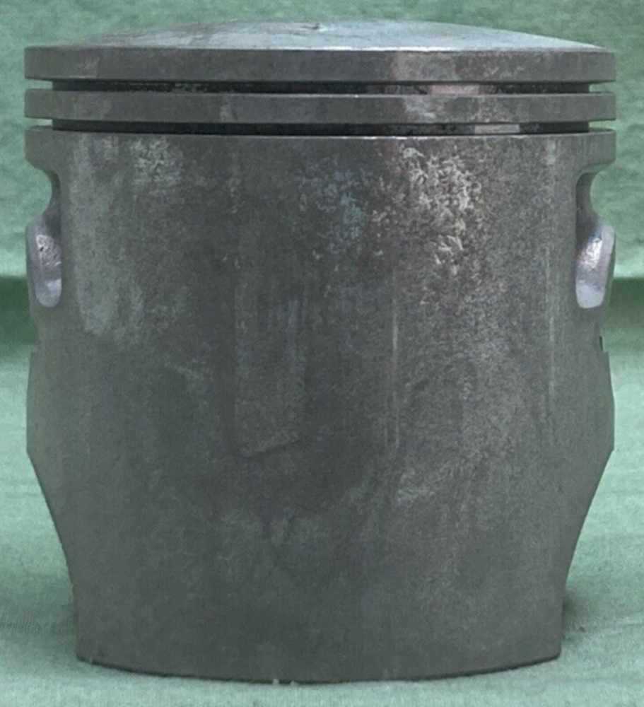 NEW GENUINE YAMAHA 4V5-11631-00-95 PISTON STD