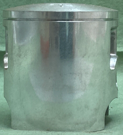 NEW GENUINE YAMAHA 383-11631-01-97 PISTON FOR TZ250 TZ350