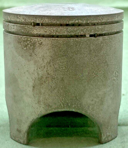 NEW GENUINE YAMAHA 4V1-11635-00 PISTON 1ST 0.25 O/S