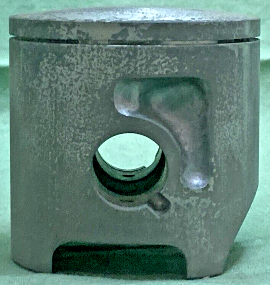 NEW GENUINE YAMAHA 39W-11635-00 PISTON 1ST 0.25 O/S