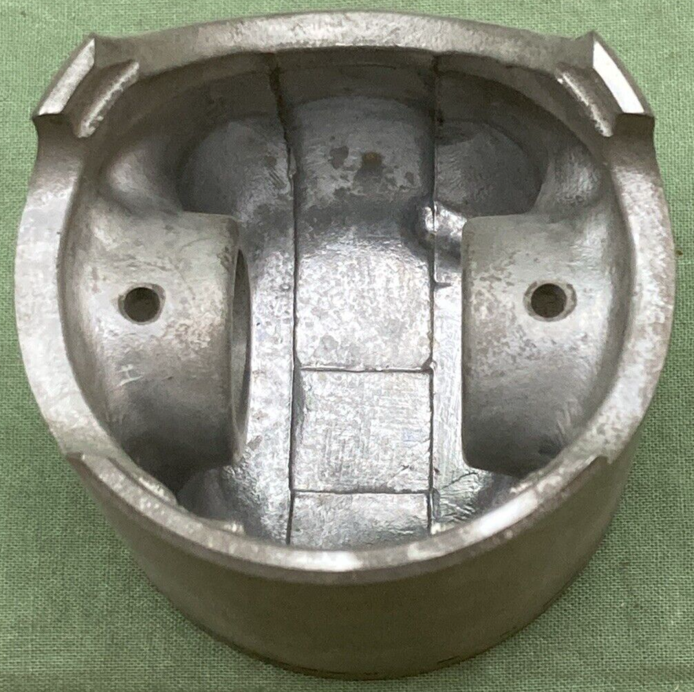 NEW GENUINE YAMAHA 39W-11635-00 PISTON 1ST 0.25 O/S