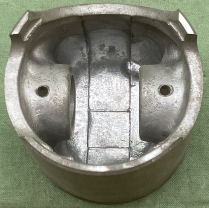 NEW GENUINE YAMAHA 39W-11635-00 PISTON 1ST 0.25 O/S