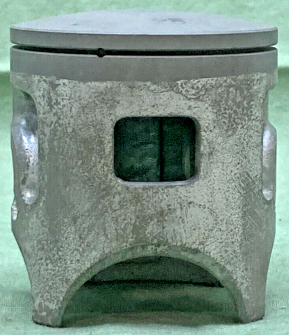 NEW GENUINE YAMAHA 39K-11635-00 PISTON 1ST 0.25 O/S