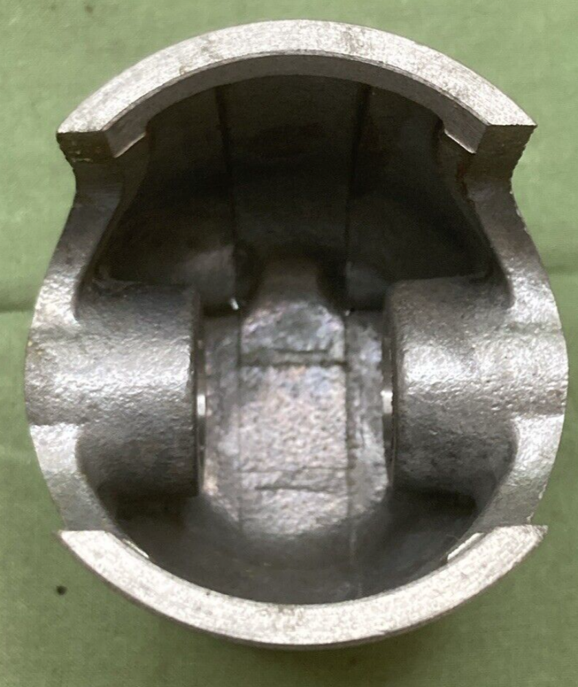 NEW GENUINE YAMAHA 280-11636-00 PISTON 2ND 0.50 O/S