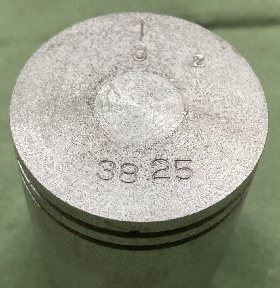 NEW GENUINE YAMAHA 327-11635-00 PISTON 1ST 0.25 O/S