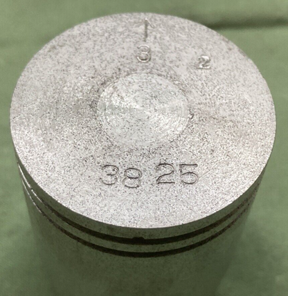 NEW GENUINE YAMAHA 327-11635-00 PISTON 1ST 0.25 O/S