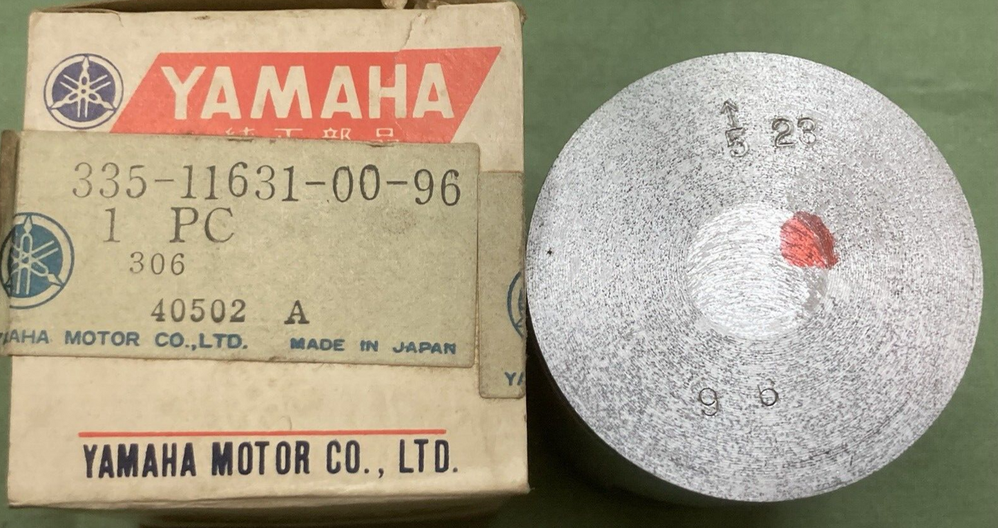 NEW GENUINE YAMAHA 335-11631-00-96 PISTON