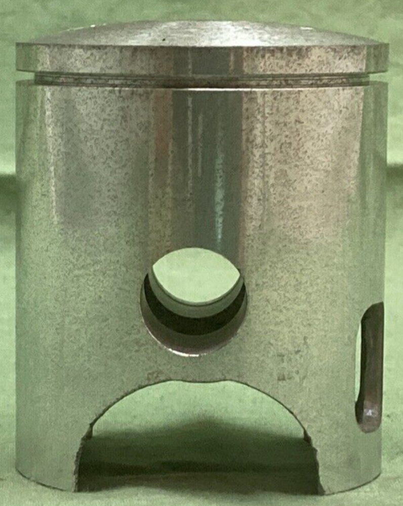 NEW GENUINE YAMAHA 335-11631-00-96 PISTON