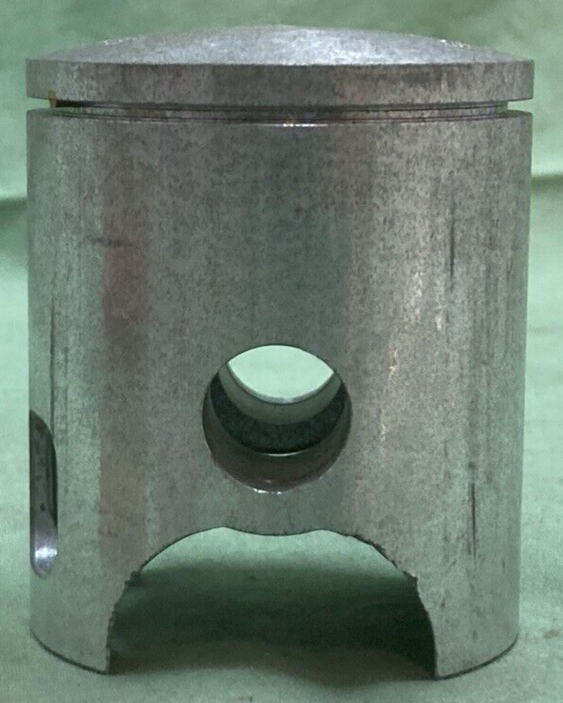 NEW GENUINE YAMAHA 335-11635-00 PISTON 1