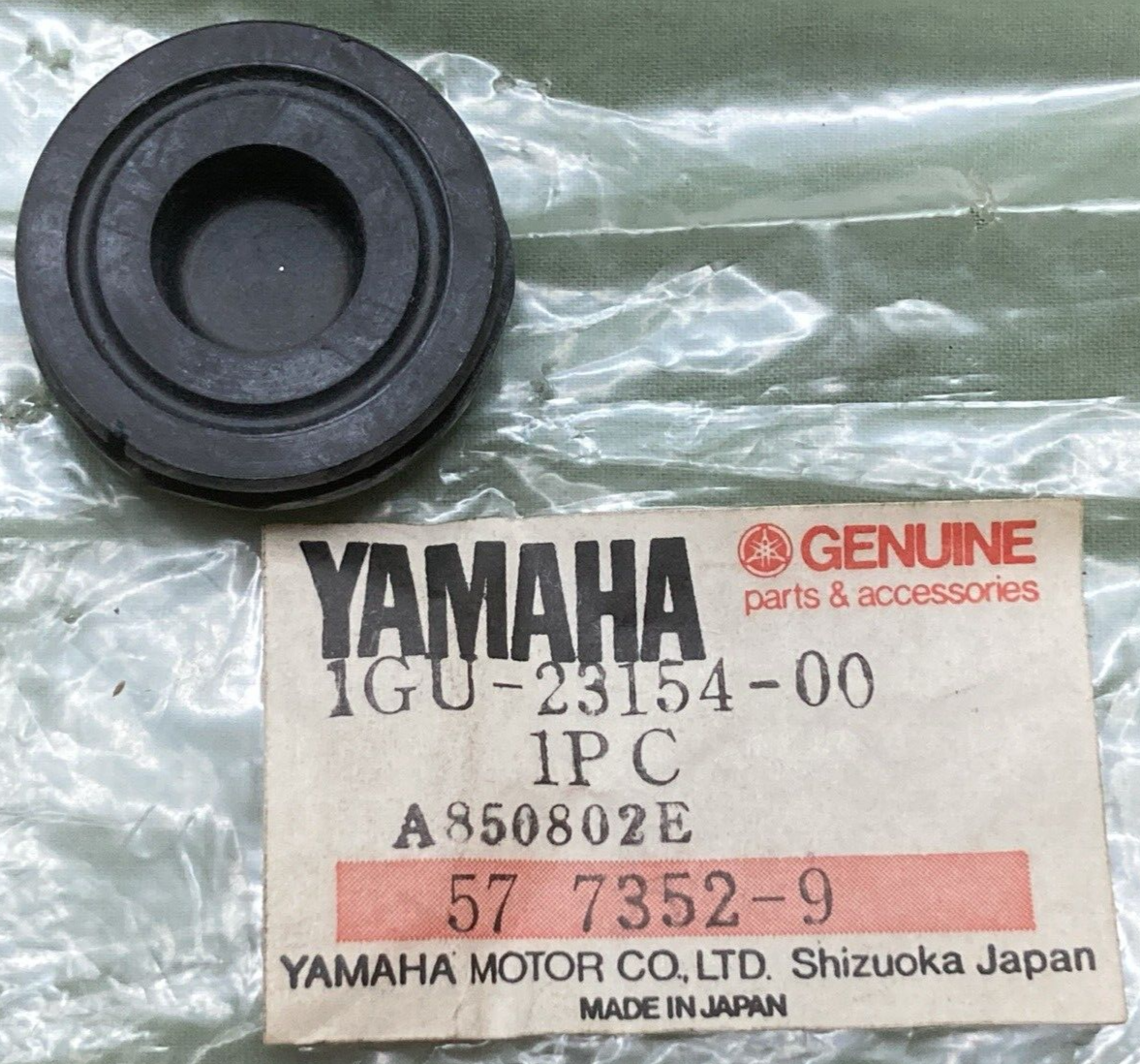 NEW GENUINE YAMAHA 1GU-23154-00 PLUG INNER TUBE