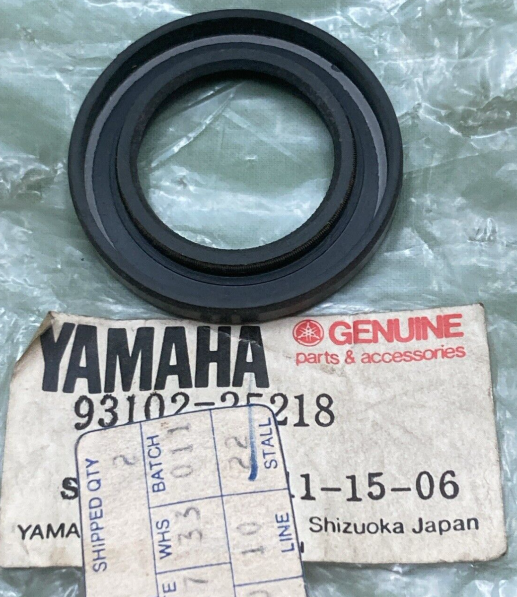 NEW GENUINE YAMAHA 93102-25218 OIL SEAL STARTER CLUTCH