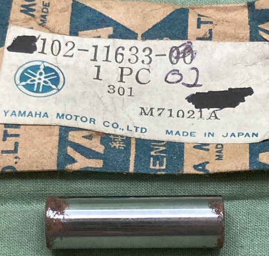 NEW GENUINE YAMAHA 102-11633-00 PISTON PIN '71-'75 JT1 JT2 RD60