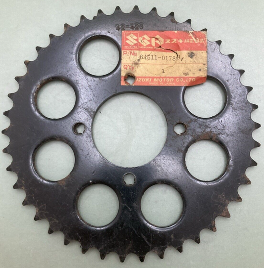 NEW GENUINE SUZUKI 64511-01780 SPROCKET REAR BLACK 42T