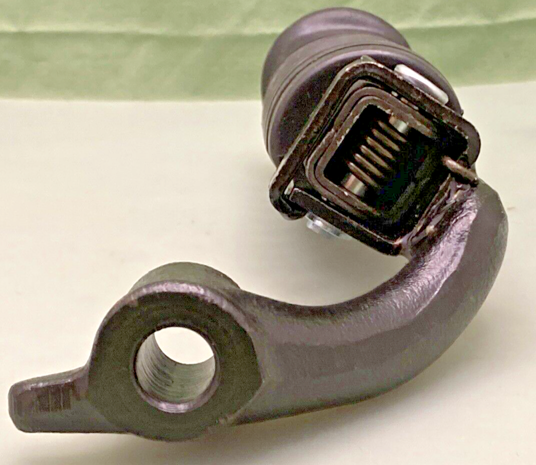 NEW GENUINE YAMAHA 371-27410-00 FRONT FOOTREST ASSEMBLY L