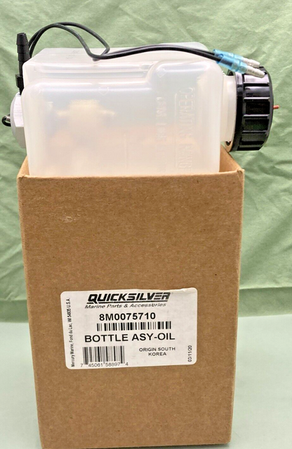 NEW GENUINE QUICKSILVER MERCURY 8M0075710 OIL BOTTLE