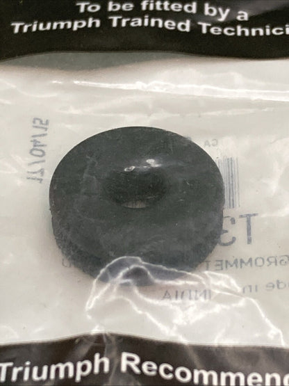 NEW GENUINE TRIUMPH T3020003 Grommet, Dia 20X3X6.2 Id