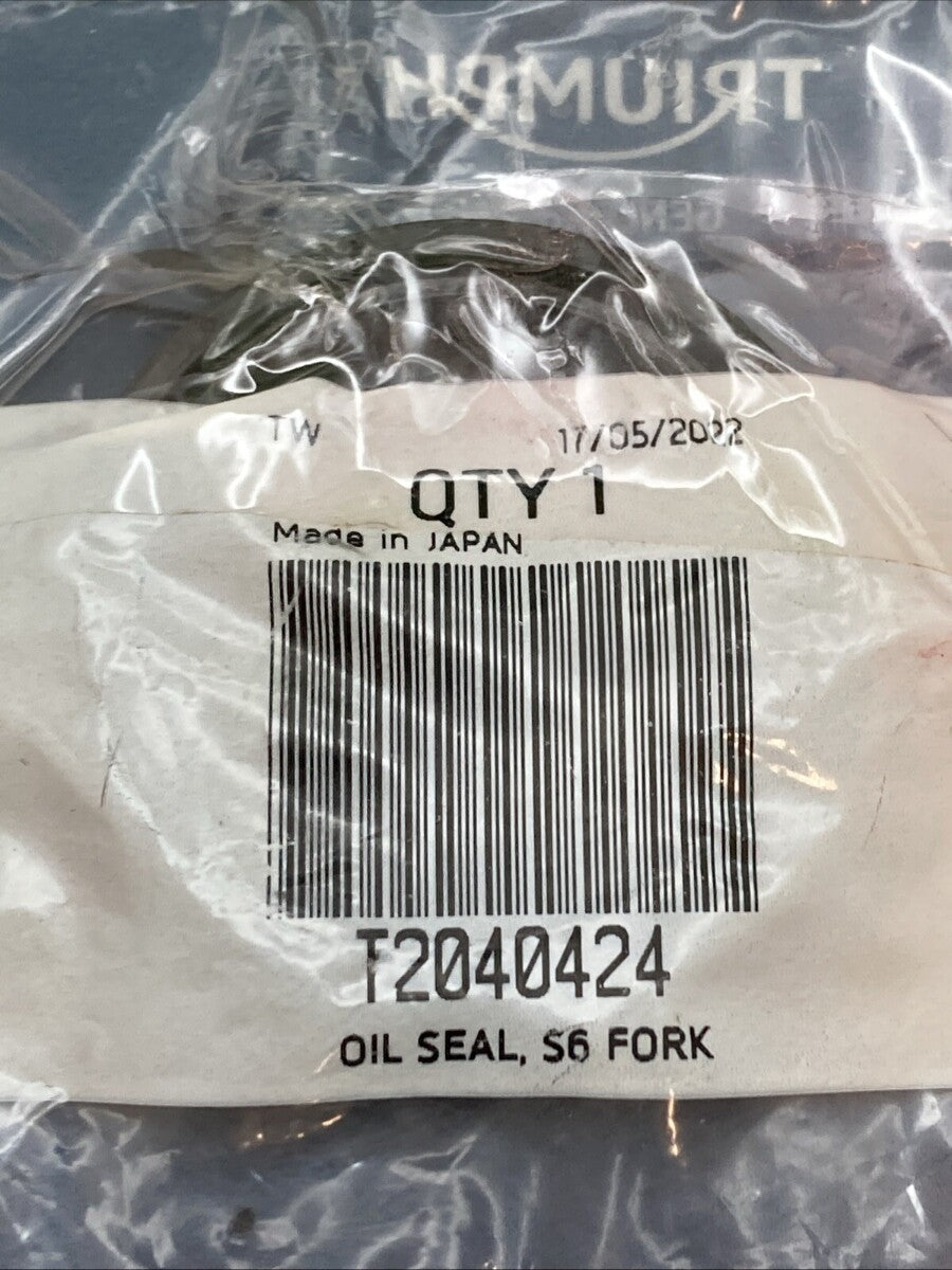 NEW GENUINE TRIUMPH T2040424 Oil Seal, S6 Fork Daytona