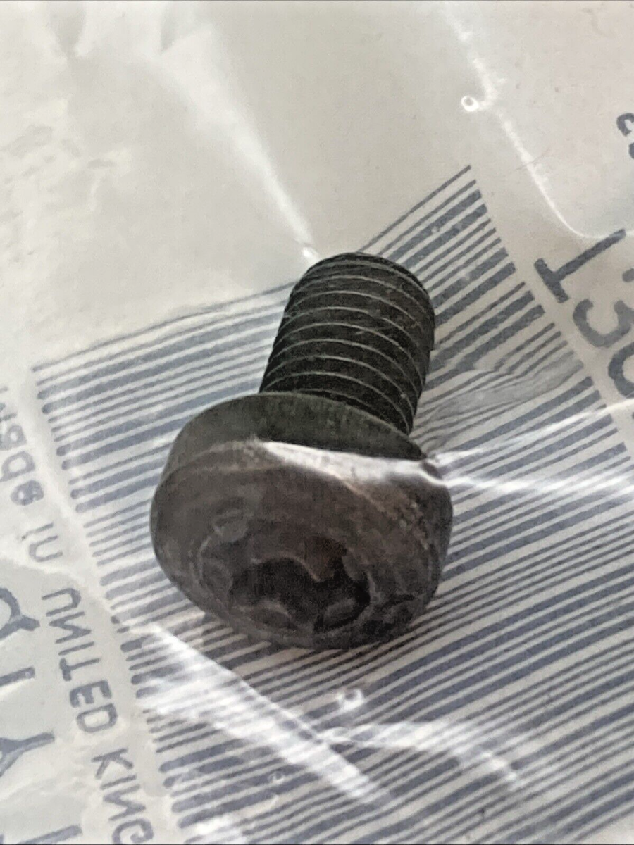NEW GENUINE TRIUMPH T3053035 Screw, Pan, M7 X 12 Daytona, Rocket 3 GT