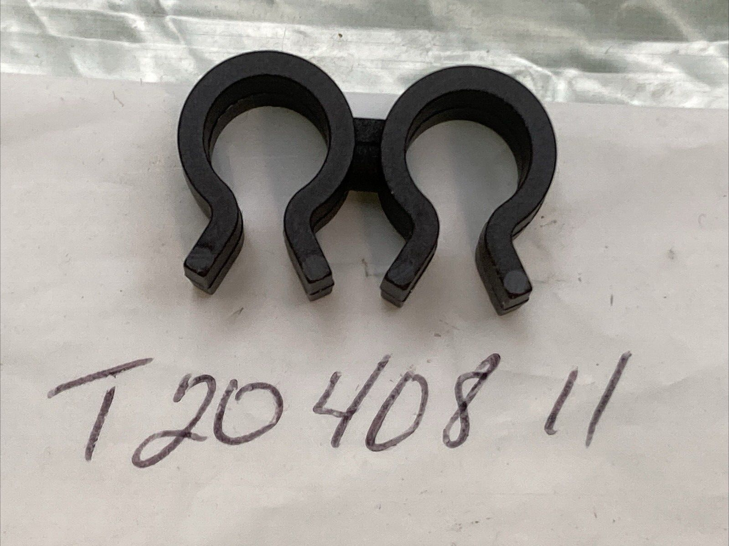 NEW REPLACES TRIUMPH T2040811 Twin Clip, Brake Hose Bonneville