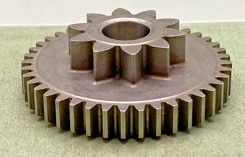 NEW GENUINE YAMAHA 2HT-15512-00 GEAR, IDLER 1 (41T/10T)