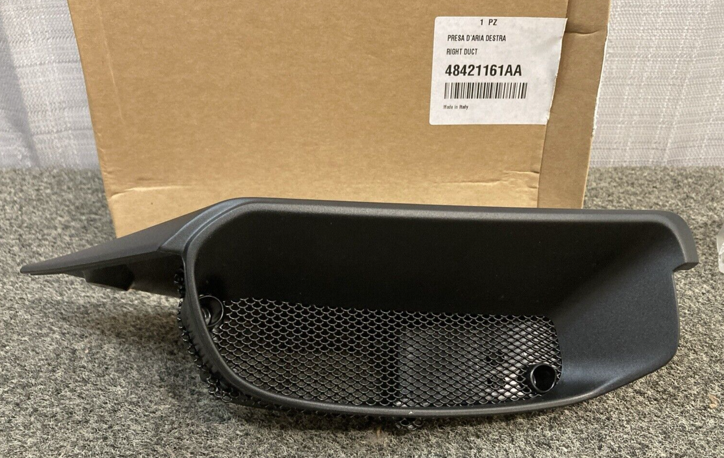 NEW GENUINE DUCATI 48421161AA RIGHT DUCT