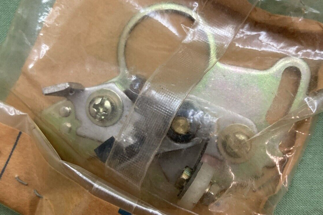 NEW GENUINE YAMAHA 169-81121-22 CONTACT POINT BREAKER ASSEMBLY