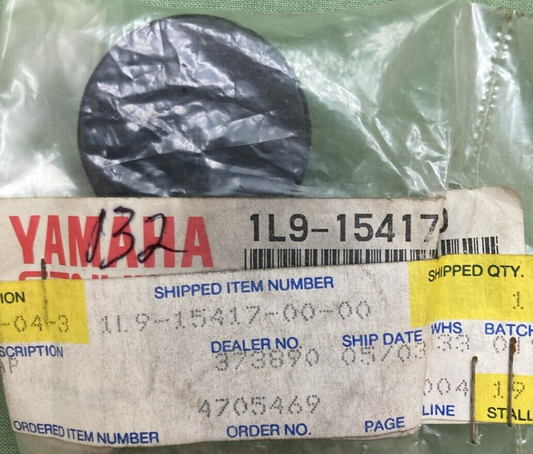 NEW GENUINE YAMAHA 1L9-15417-00 CAP CRANKCASE COVER BLACK PLASTIC