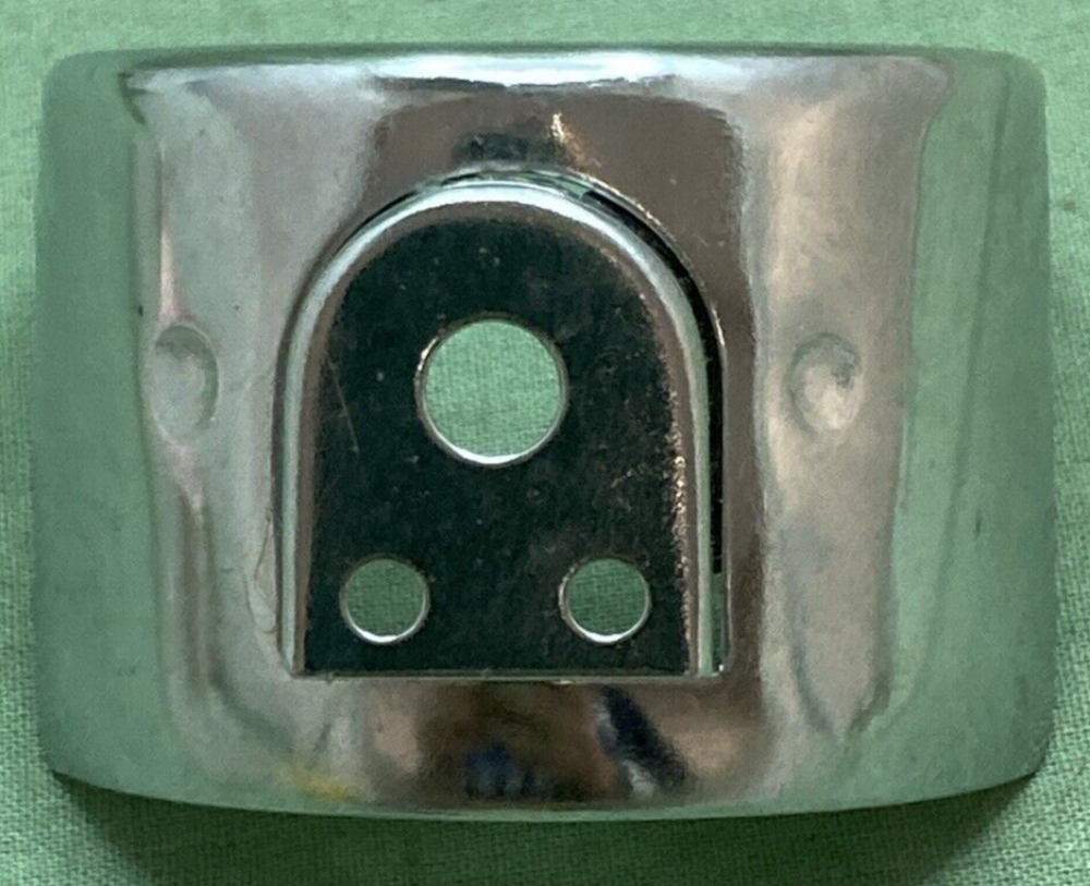 NEW GENUINE YAMAHA 256-23122-61 OUTER FORK COVER REFLECTOR STAY MOUNT CHROME