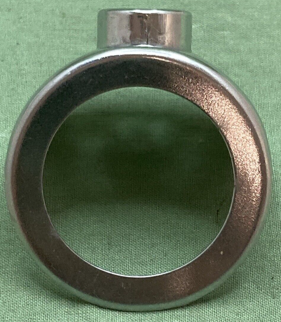 NEW GENUINE YAMAHA 256-23122-61 OUTER FORK COVER REFLECTOR STAY MOUNT CHROME